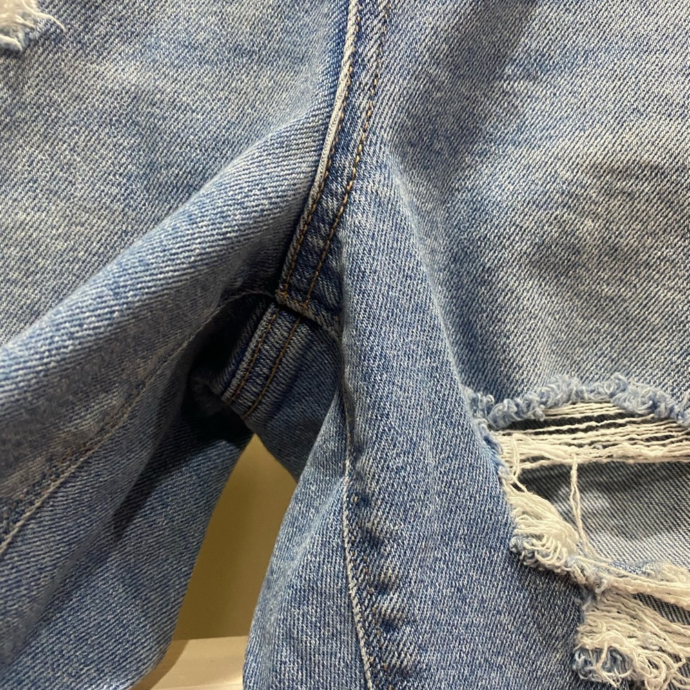 American Eagle Curvy Mom Jeans Size 4 Light Wash Distressed High Rise-242 - Picture 4 of 10